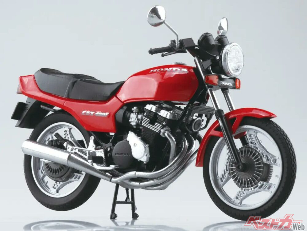 リアルな重量感の1/12サイズ「CBX400F」アオシマから2025年2月発売