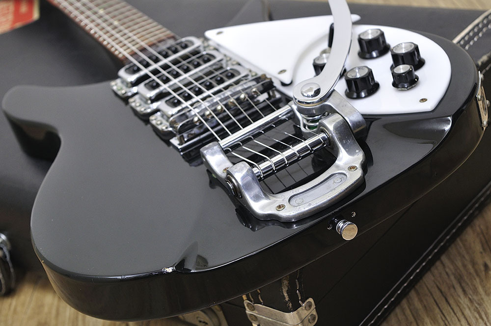 Rickenbacker 320（ビンテージ）【楽器検索デジマート】