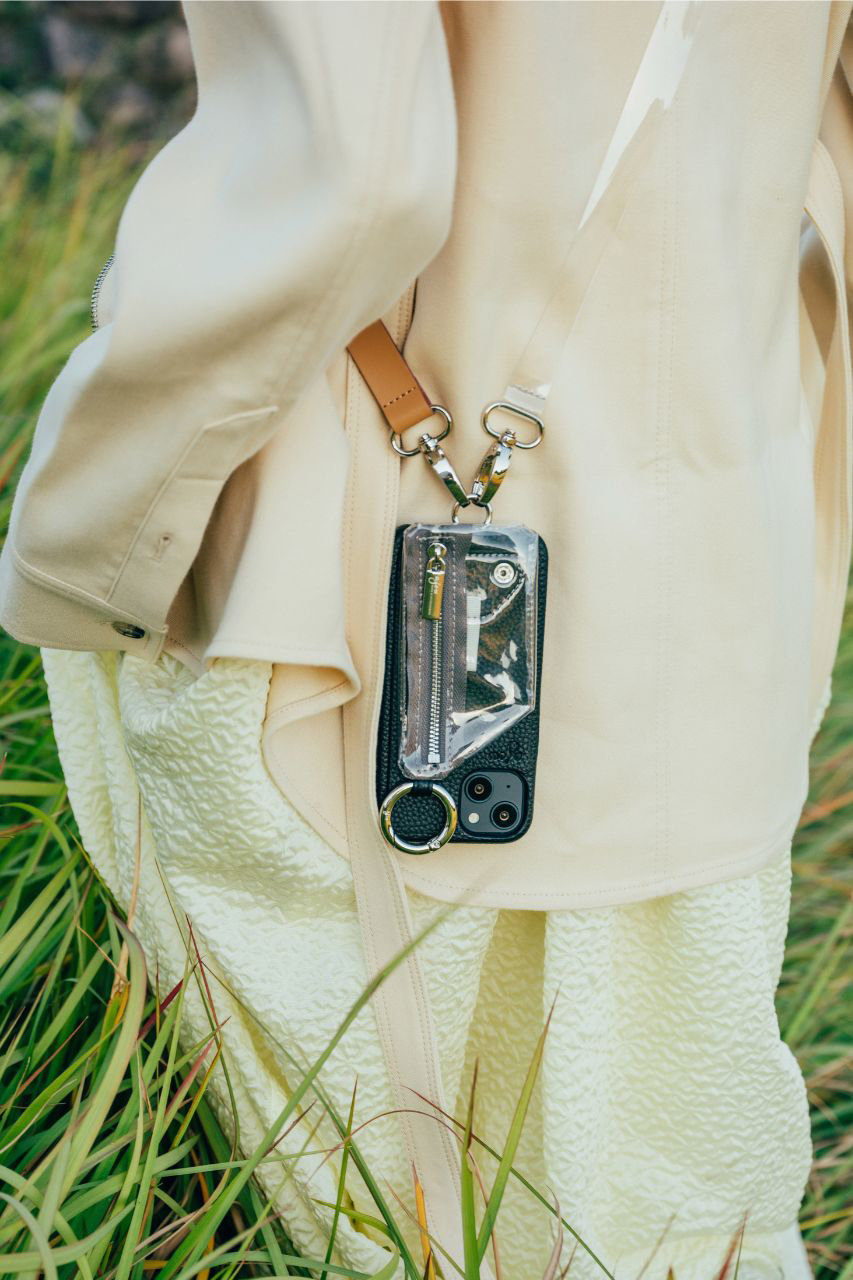 ajew(エジュー)｜iPhone16/16Pro ajew cadenas PVC zipphone case