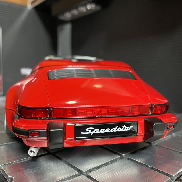 KK Scale 1/18ポルシェ 911 スピードスター 1989 カスタム