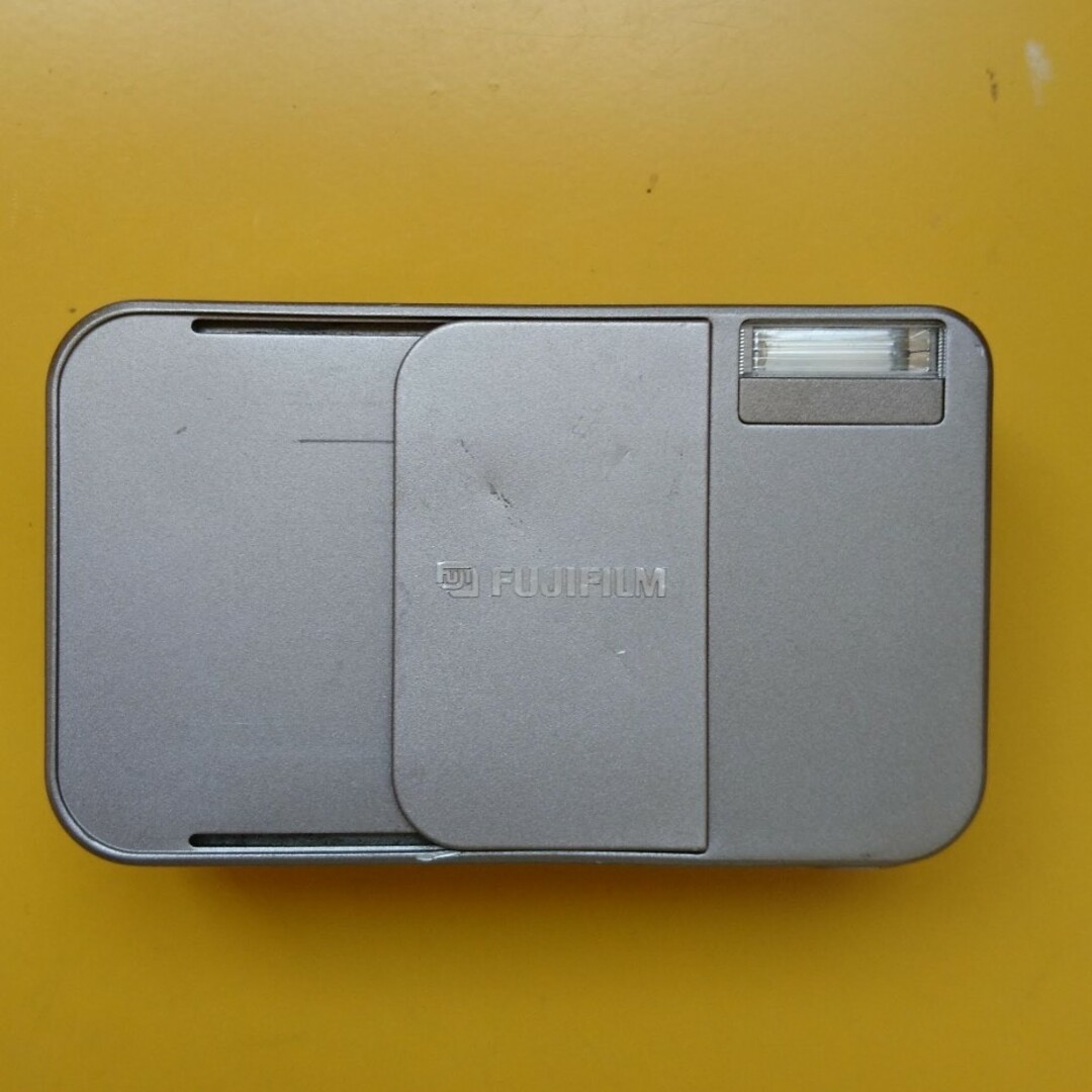 富士フイルム FUJIFILM CARDIA mini TIARA 完動品 ストラップ付き #239