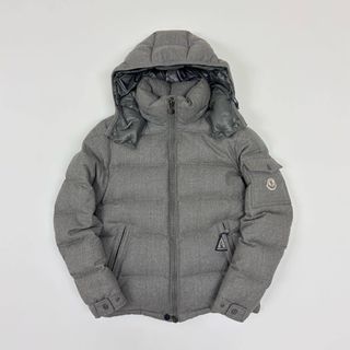 MONCLER（ダウンジャケット ・ グレー/灰色系）のフリマアイテム一覧