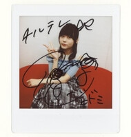 2901] 水樹奈々 直筆サイン入りポラロイド