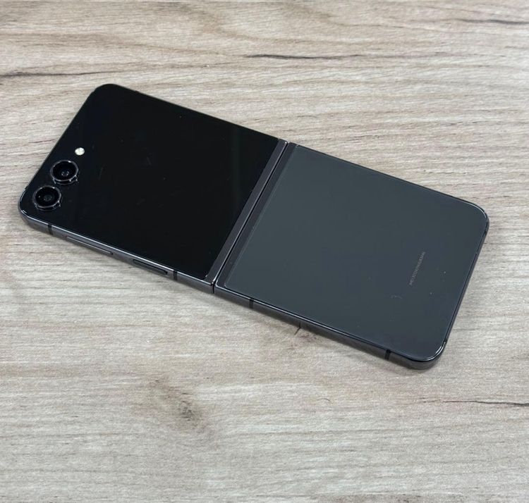 Galaxy Z Flip5（SIMフリー） 商品一覧｜ムスビー【中古スマホ・中古