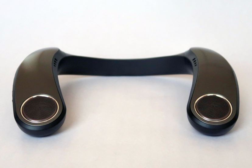 シャープの振動するネックスピーカー「AQUOSサウンドパートナー AN