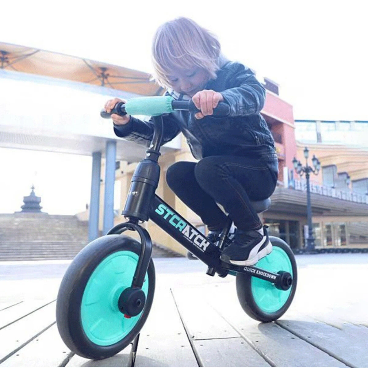 1-6歳の子供のための4つの機能付き12インチキッドバランスバイク補助輪