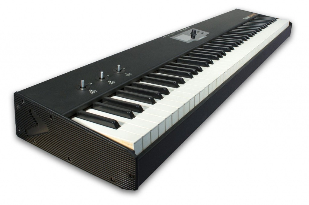 コンパクトなボディに88鍵のFATAR製木製鍵盤を搭載したMIDIマスター