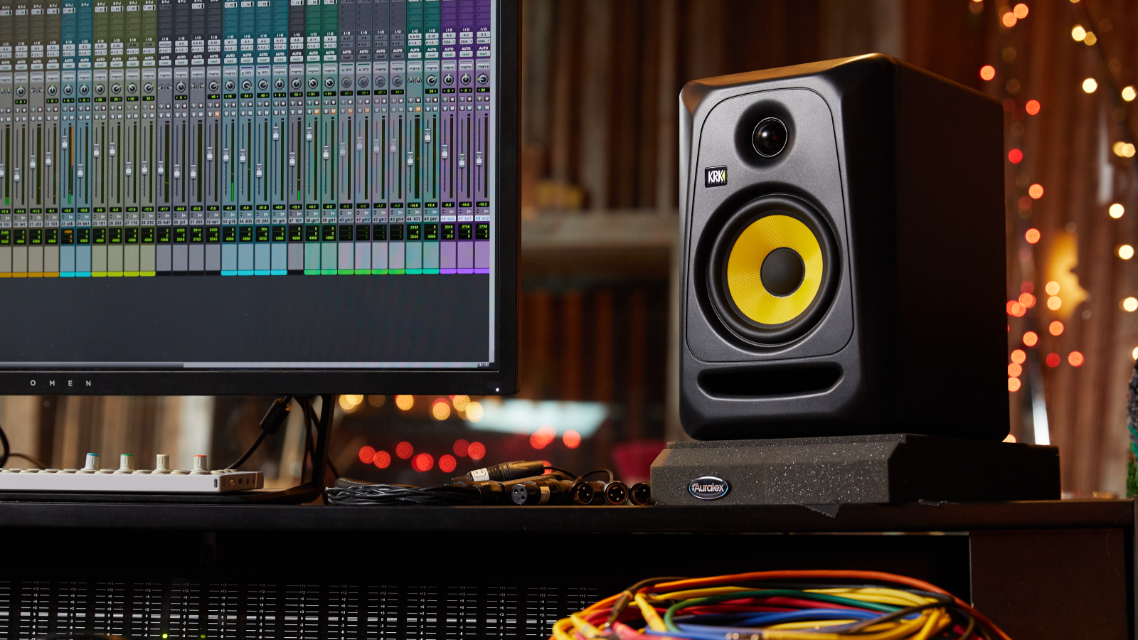 KRK CLASSIC 5 | 50W Class-AB パワーアンプ搭載のニアフィールド