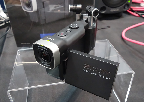 ZOOM Q4n レビュー！音楽用途の小型ビデオレコーダーなら文句なしの