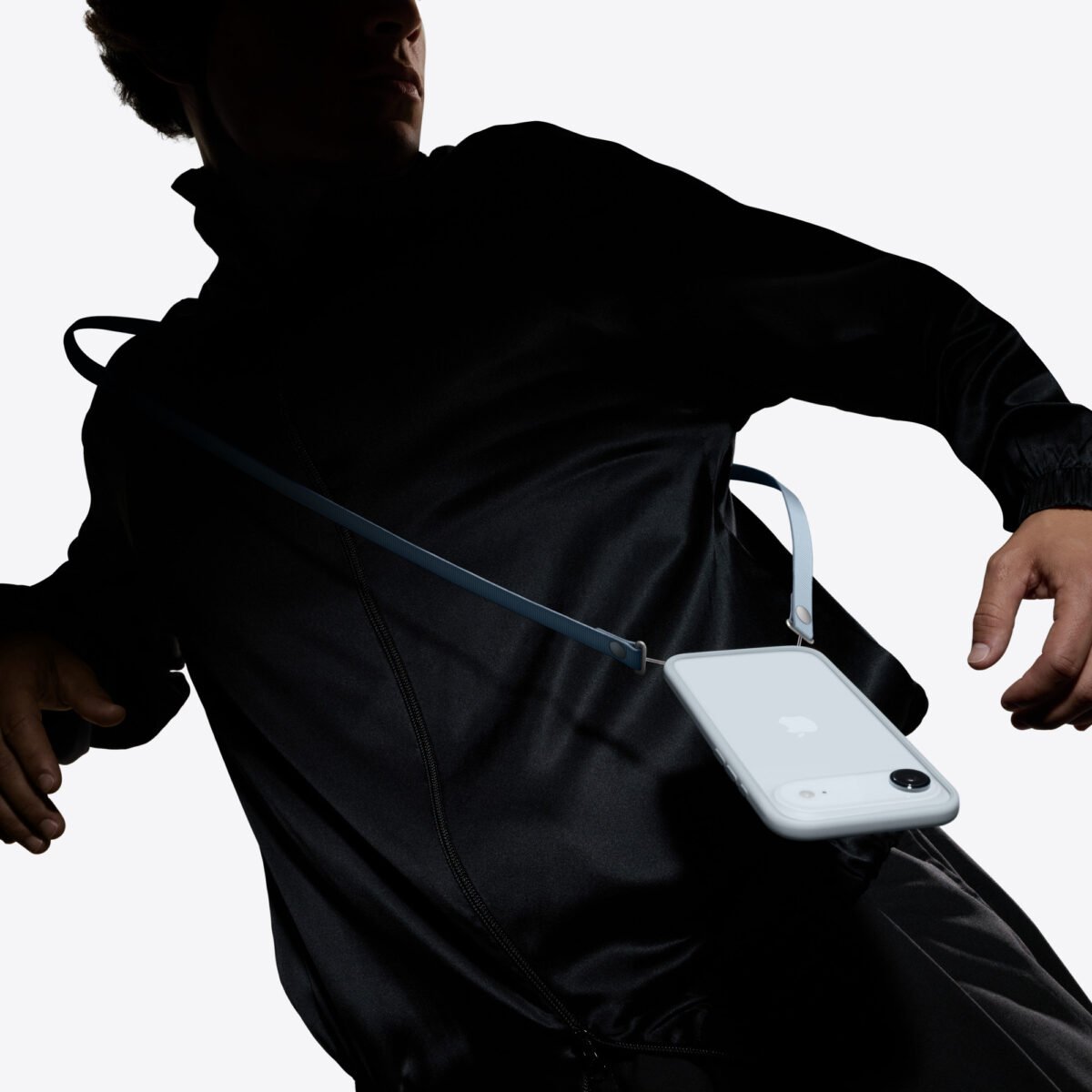 レビュー】Apple純正クロスボディストラップ、9,980円の価値は