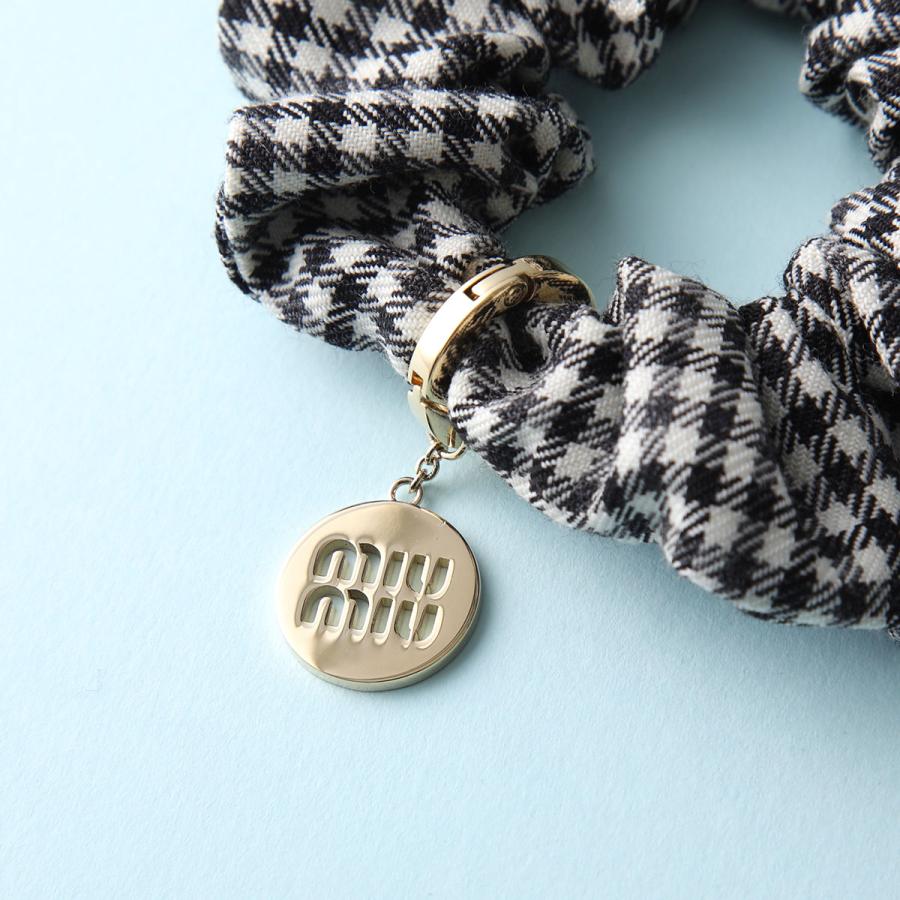 miu miu（ミュウミュウ） シュシュ 5IF063 2F9H レディース ギンガム