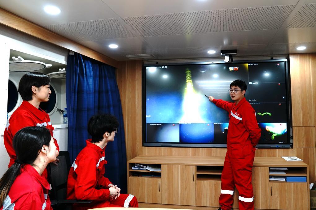 中国独自開発の6000m級深海無人遠隔操作潜水機が南中国海での海上試験