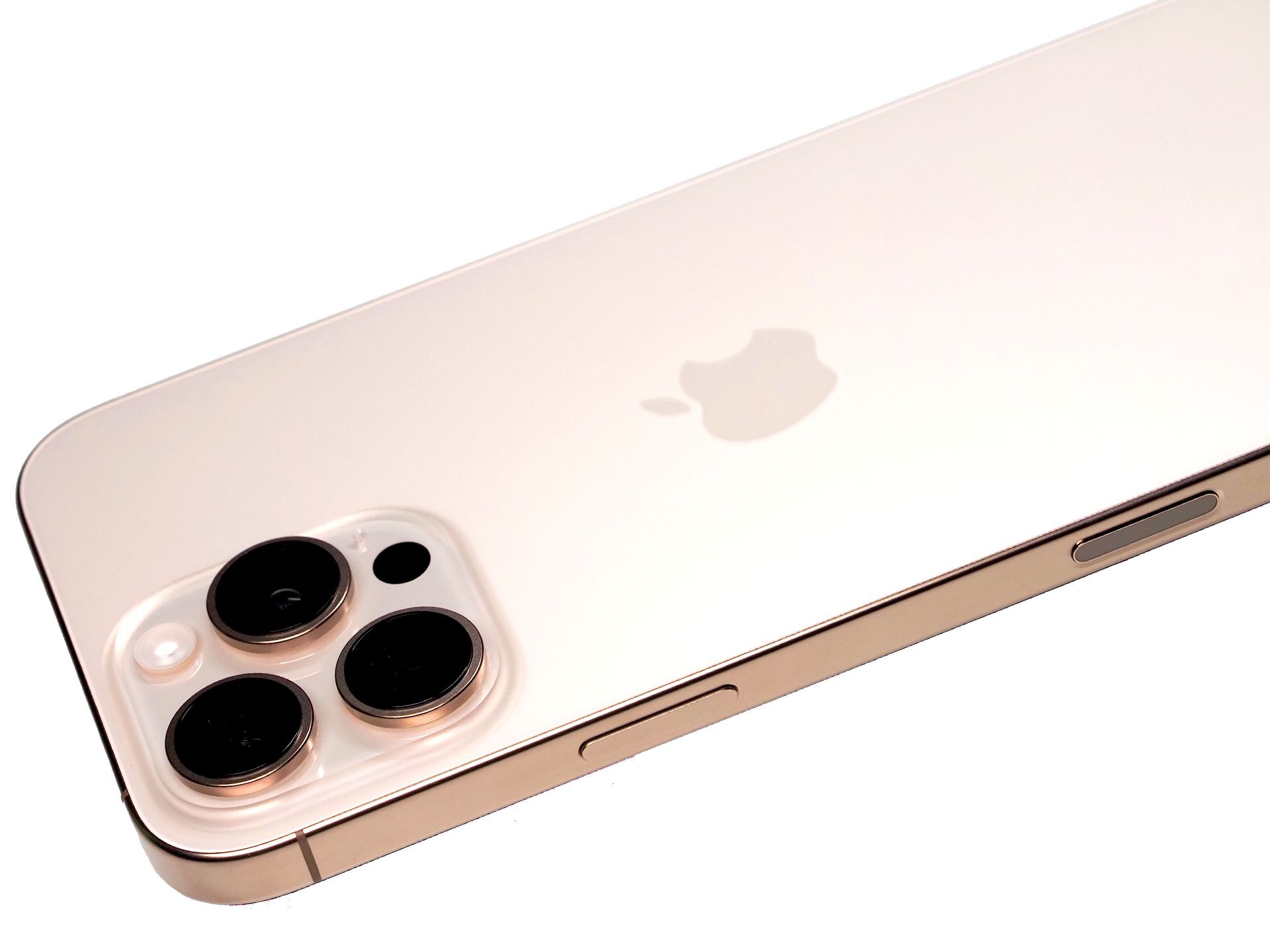 やっと届いた「iPhone 16 Pro Max」、カメラコントロールが超便利！ 5