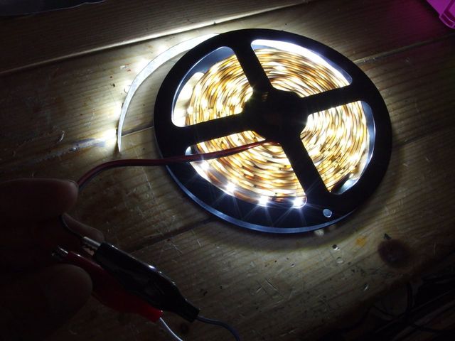 Nゲージ鉄道模型 テープLEDを使用した室内灯自作方法 KATO製品向け