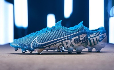 新型】 ナイキ マーキュリアルスーパーフライ7 & ヴェイパー13 FG 正式