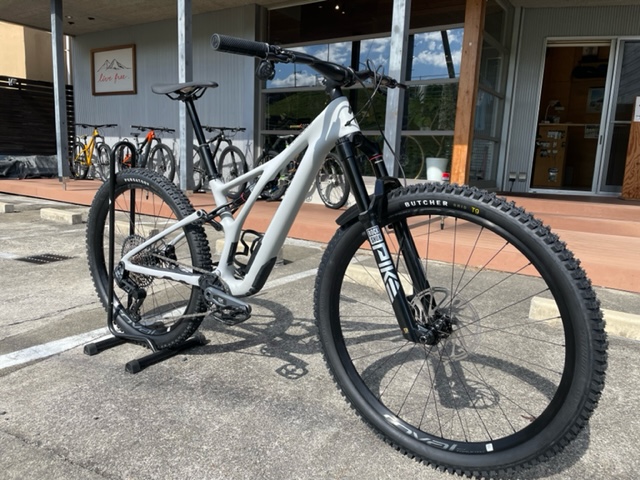 SPECIALIZED STUMPJUMPER LTD !! お客様バイクのご紹介 !! | livefree