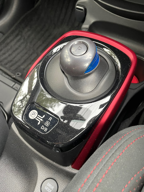 ノートのノートe-POWER NISMO・busouコンソールLEDリング・光る