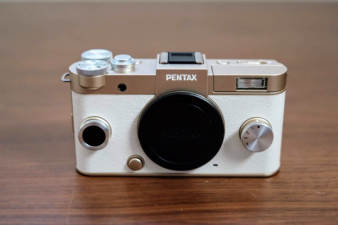 今さらPENTAX Q-S1を購入。どうしてもこのレンズを使ってみたかった