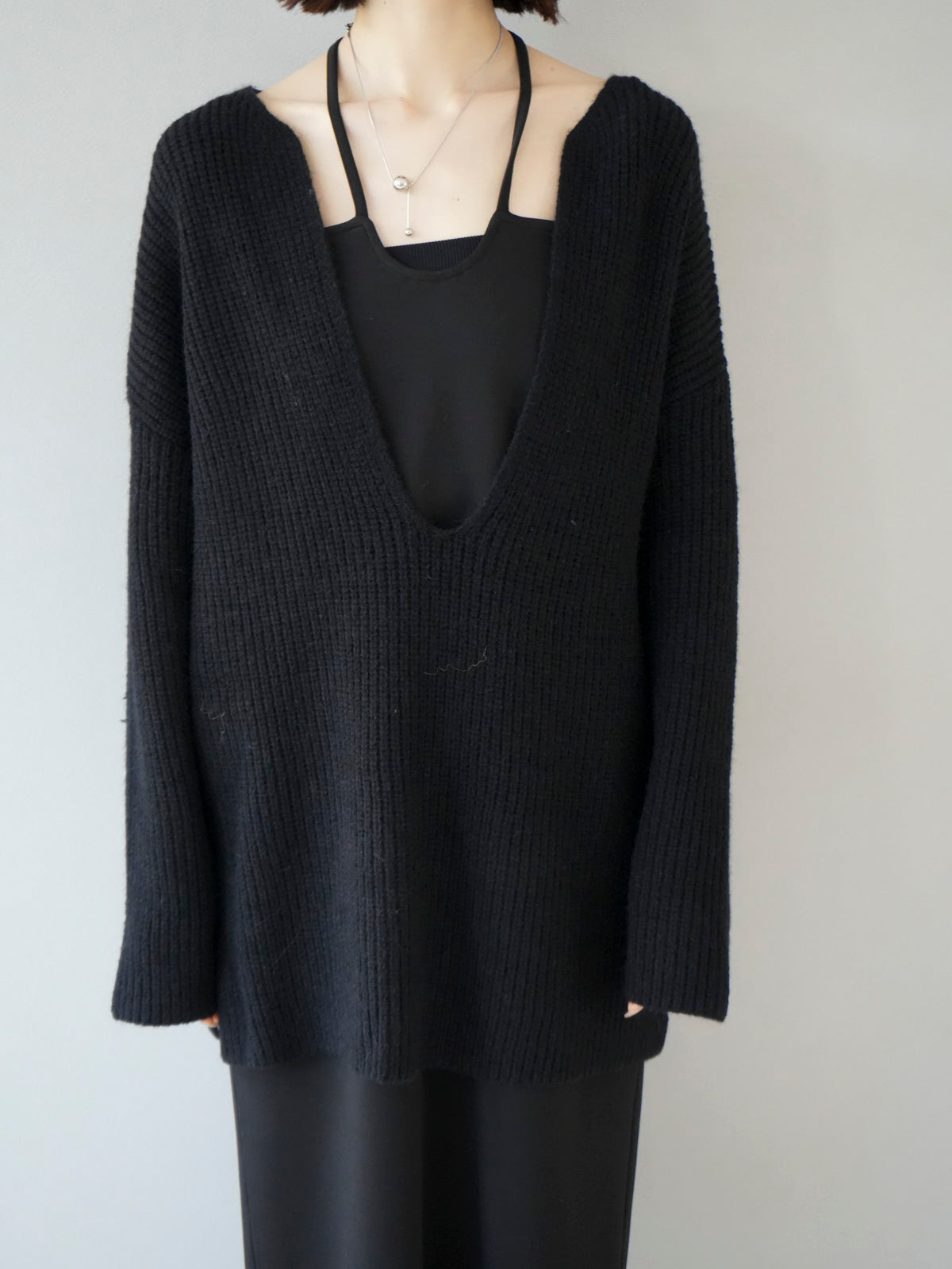 予約]畦編み深Vニットプルオーバー/ブラック – Lumier