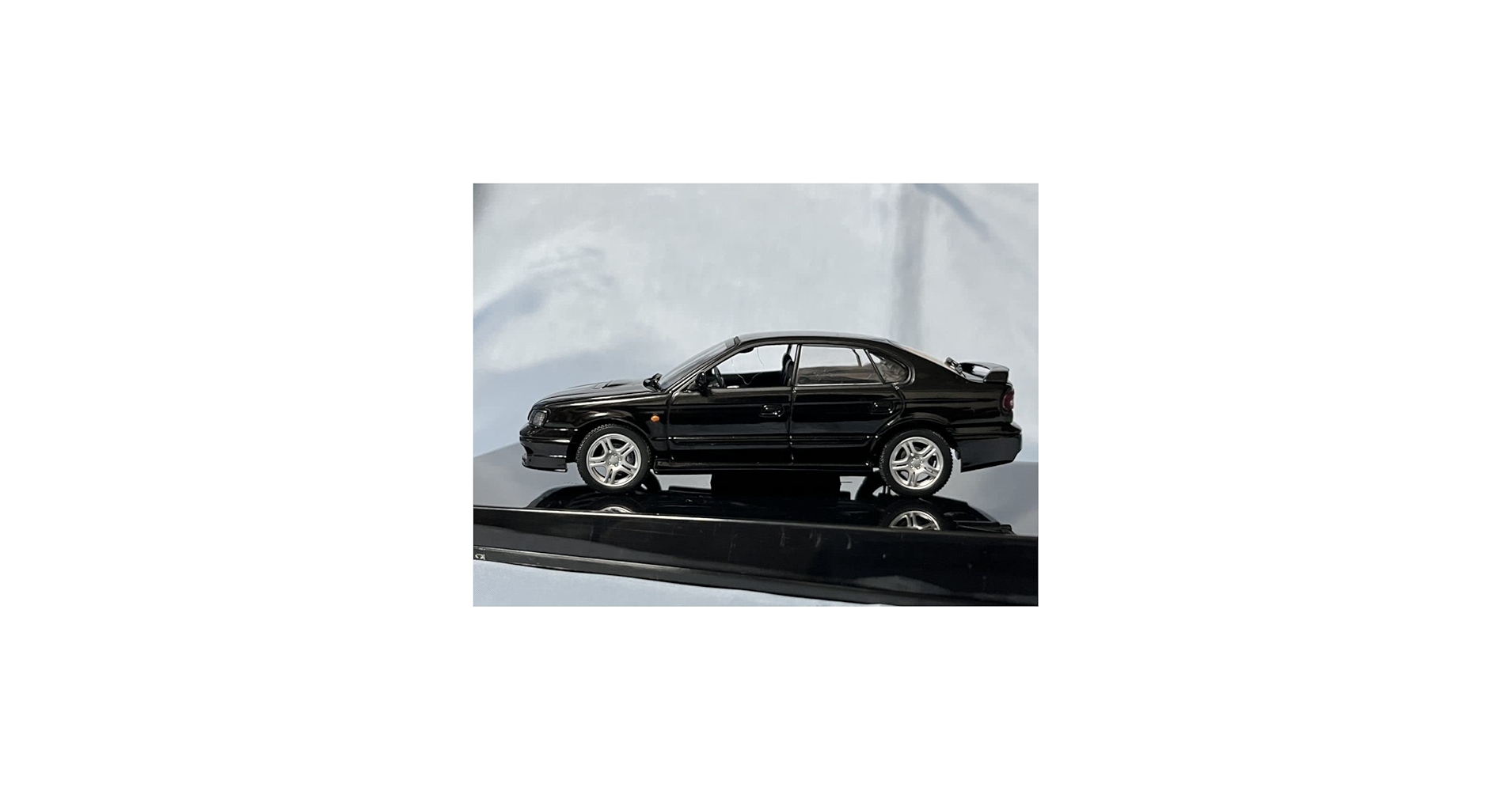 Amazon | オートアート製スバル レガシィB4 黒 1999年 1/43 | ミニカー