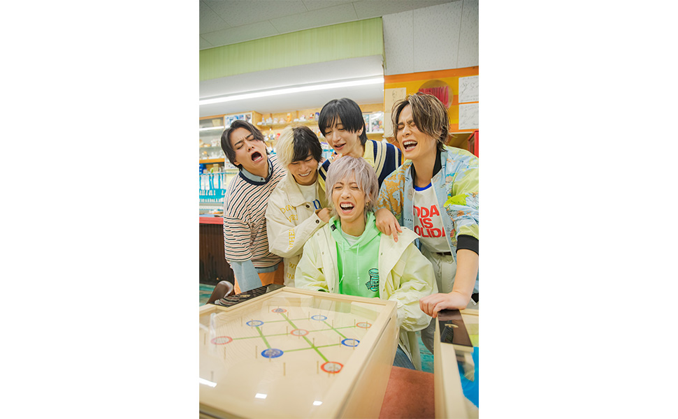 Amazon.co.jp: リアルピース2nd写真集『Piece by Piece』 : リアル