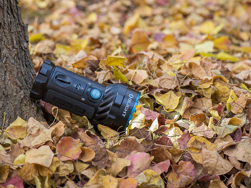 Amazon.co.jp: OLIGHT(オーライト) Marauder 2 懐中電灯 ledフラッシュ