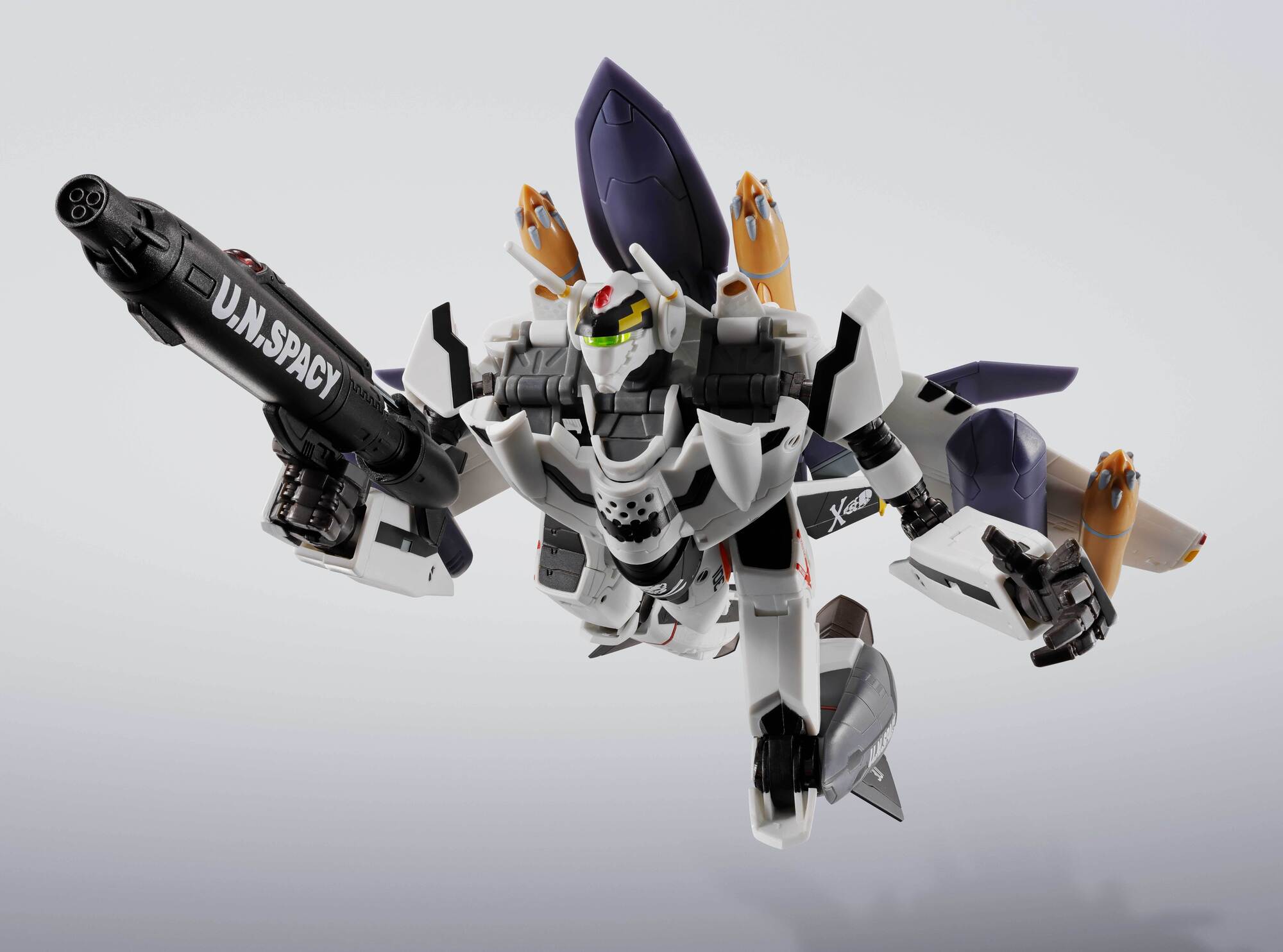 マクロスゼロ】 BANDAI SPIRITSより若き日のロイ・フォッカーが駆るVF