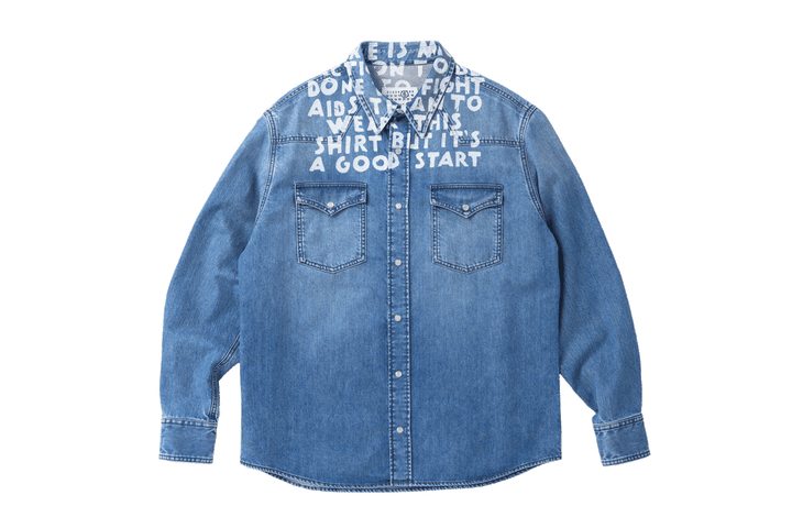 今季はデニムシャツで登場。〈MM6 MAISON MARGIELA〉のデニムシャツ