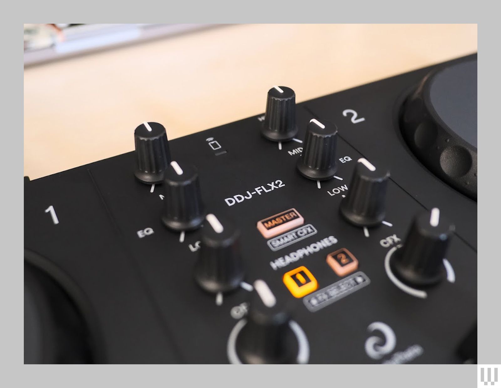 AlphaTheta DDJ-FLX2 Review: A Great Entry-Level DJ Controller | WIRED