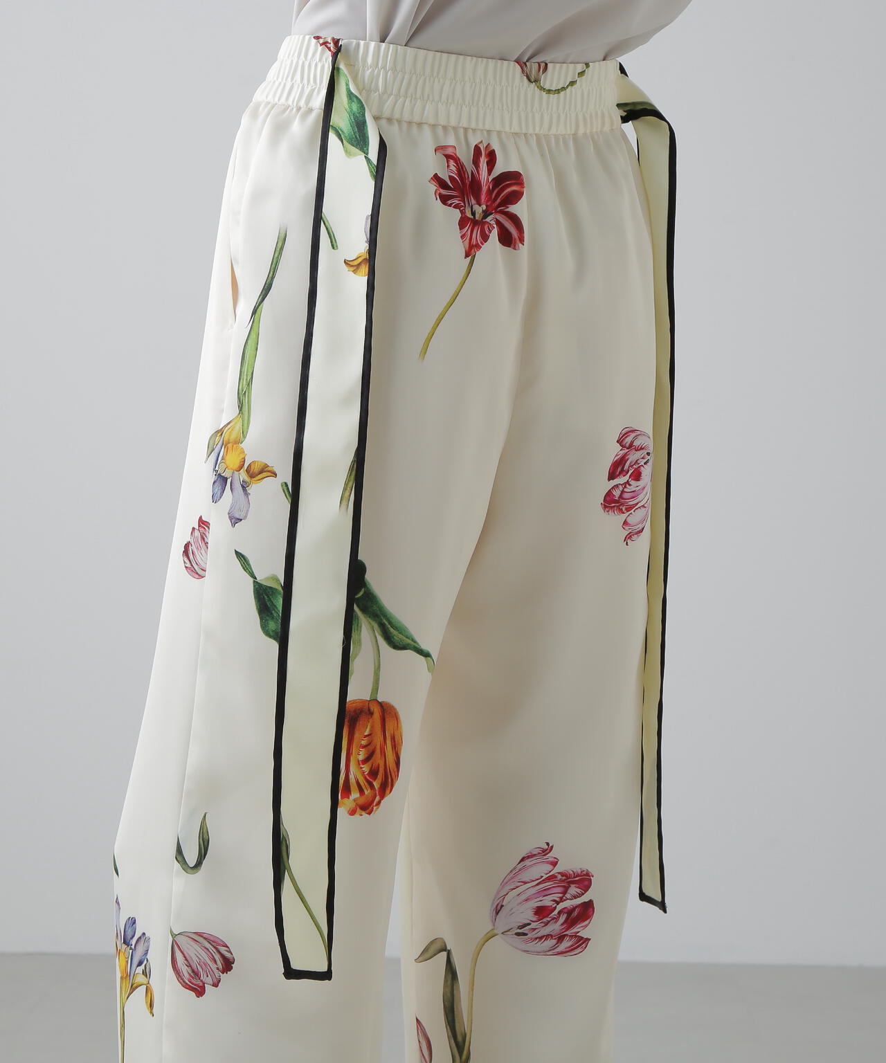 ピクトリカルブックプリントパンツ | ADORE（アドーア） ｜【公式