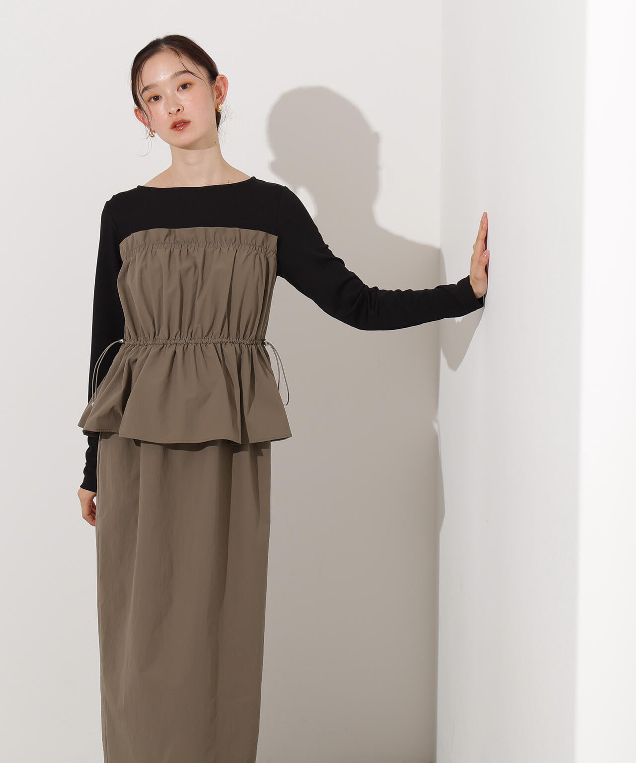 ドロストコードドッキングワンピース長袖 | N. Natural Beauty Basic