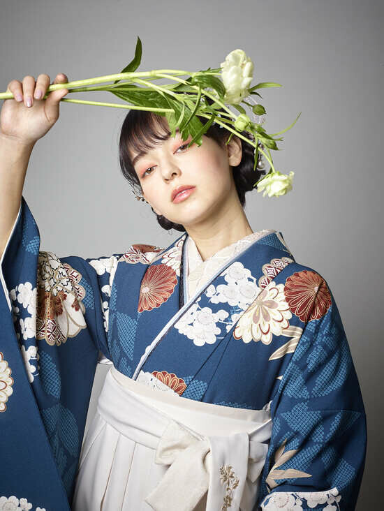 卒業袴セット｜青紺花柄着物 × アイボリー袴(No.13964) /PLUM | My袴