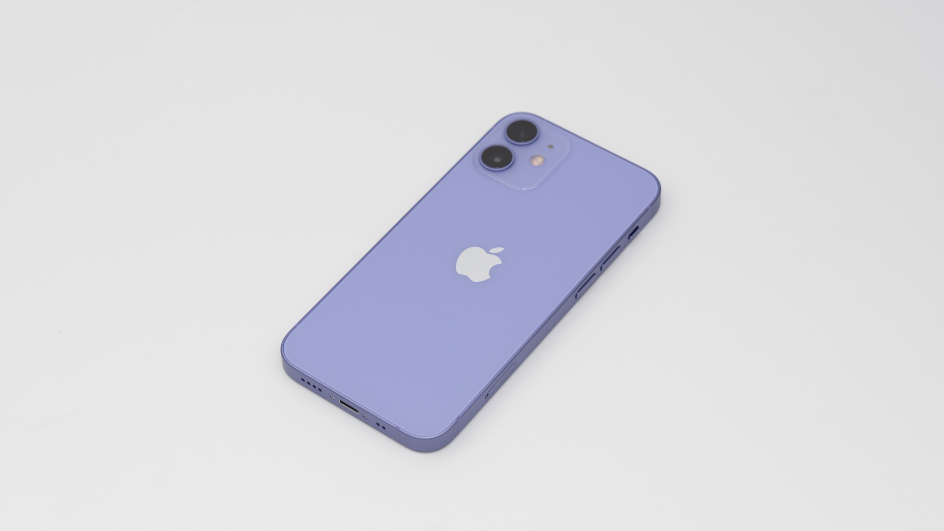 iPhone 12 miniの新色「パープル」を写真で紹介（キリカ