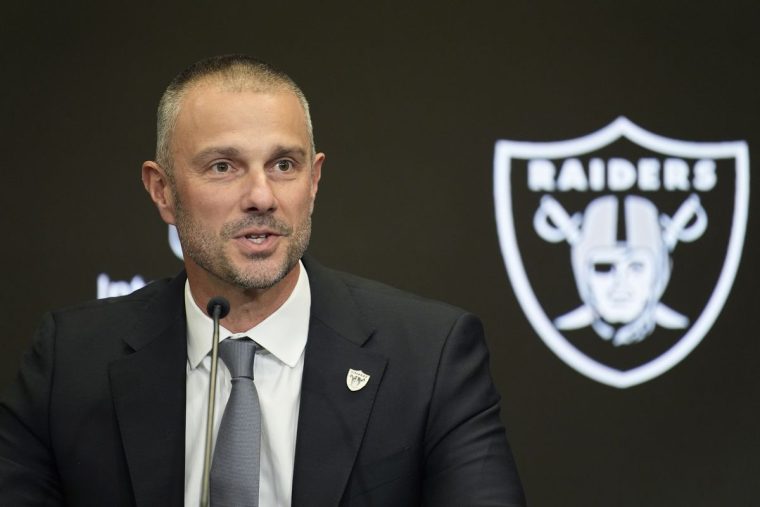 ラスベガス・レイダースのジョシュ・ジェイコブス | NFL JAPAN.COM