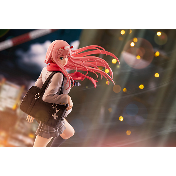 ダーリン・イン・ザ・フランキス ゼロツー制服ver. 1/7スケールフィギュア