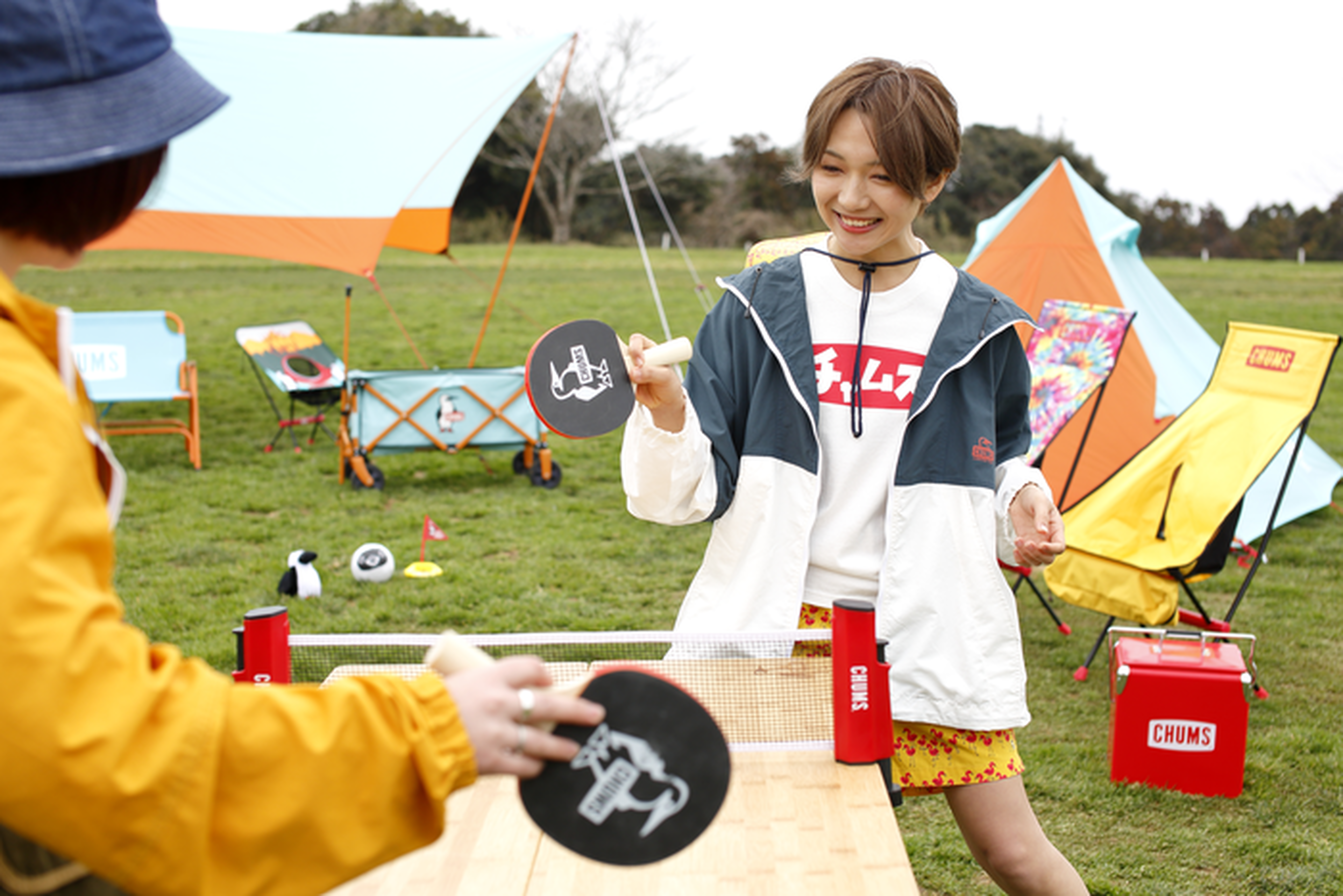 地味ギアなんて使わない！チャムスで叶えるカラフル女子キャンプ