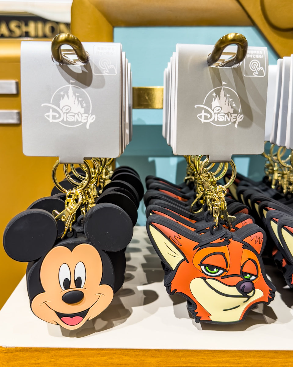 おしゃべりキーホルダー！ 「ディズニーストア」 ミッキー、ニック
