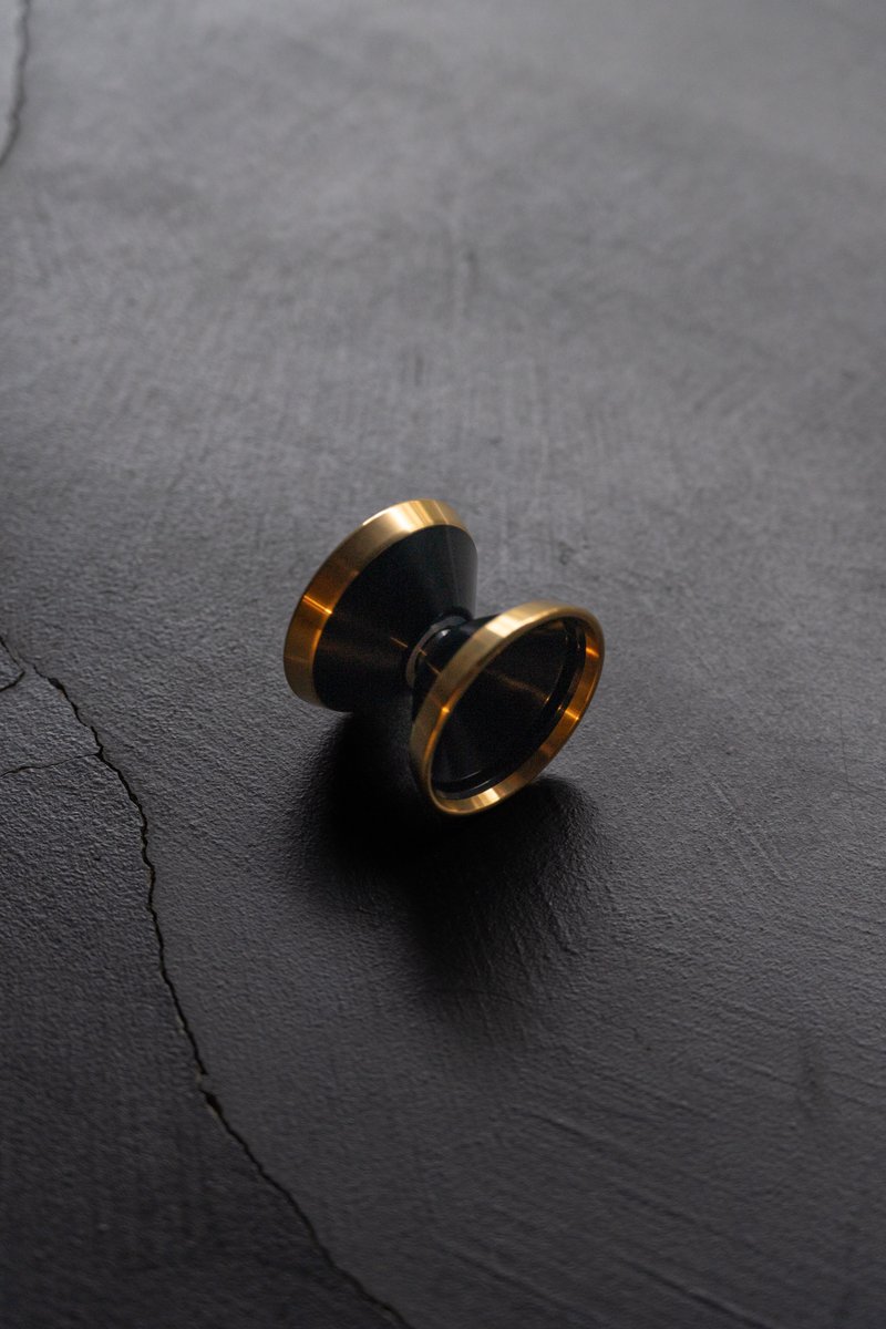 アップヒーバルエクスパンションに新色が登場 王道のバイメタル、現代