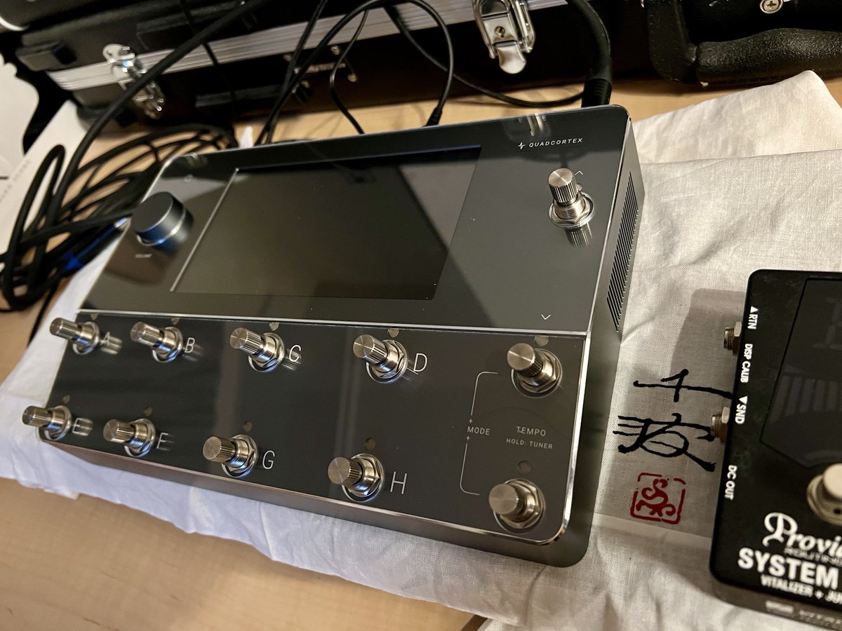 あ、Quad Cortex用のアクリルカバーが届いたので載せました 精神衛生