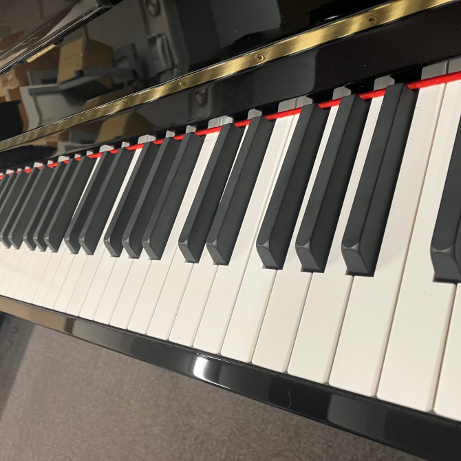 中古》K-18 カワイアップライトピアノ | KAWAI | 大阪・本町のピアノ