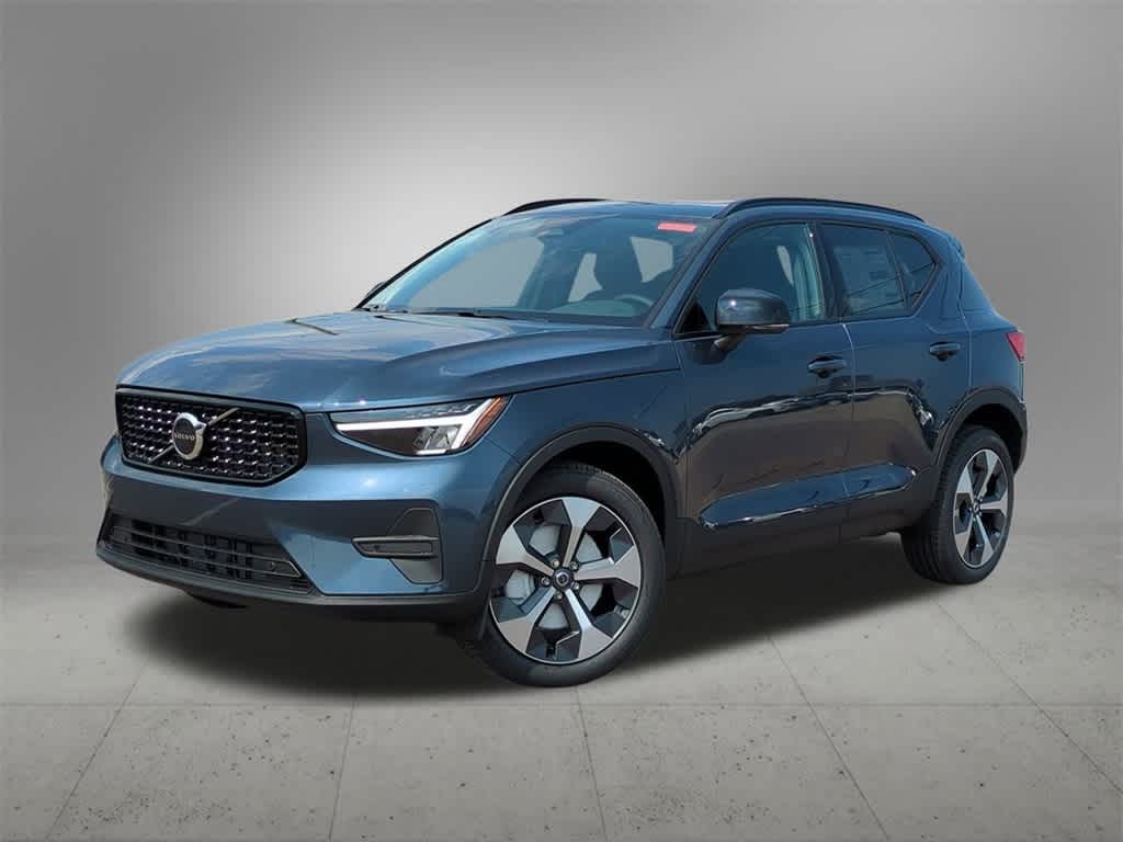 New Volvo XC40 For Sale & Lease | Suburban Volvo Cars