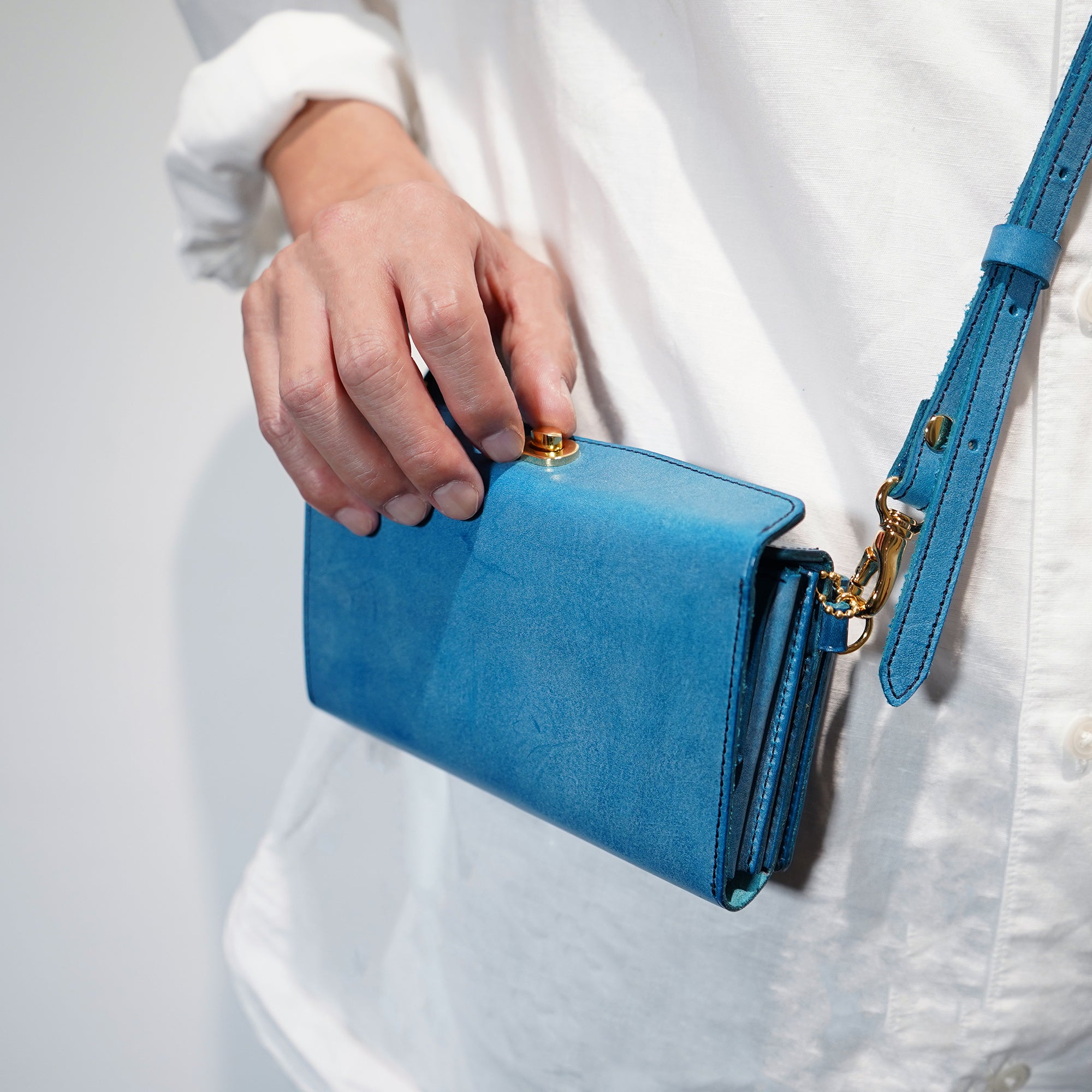 新製品】STUDIUM コンパクトにおでかけ！『1秒ショルダーwallet』 秒で