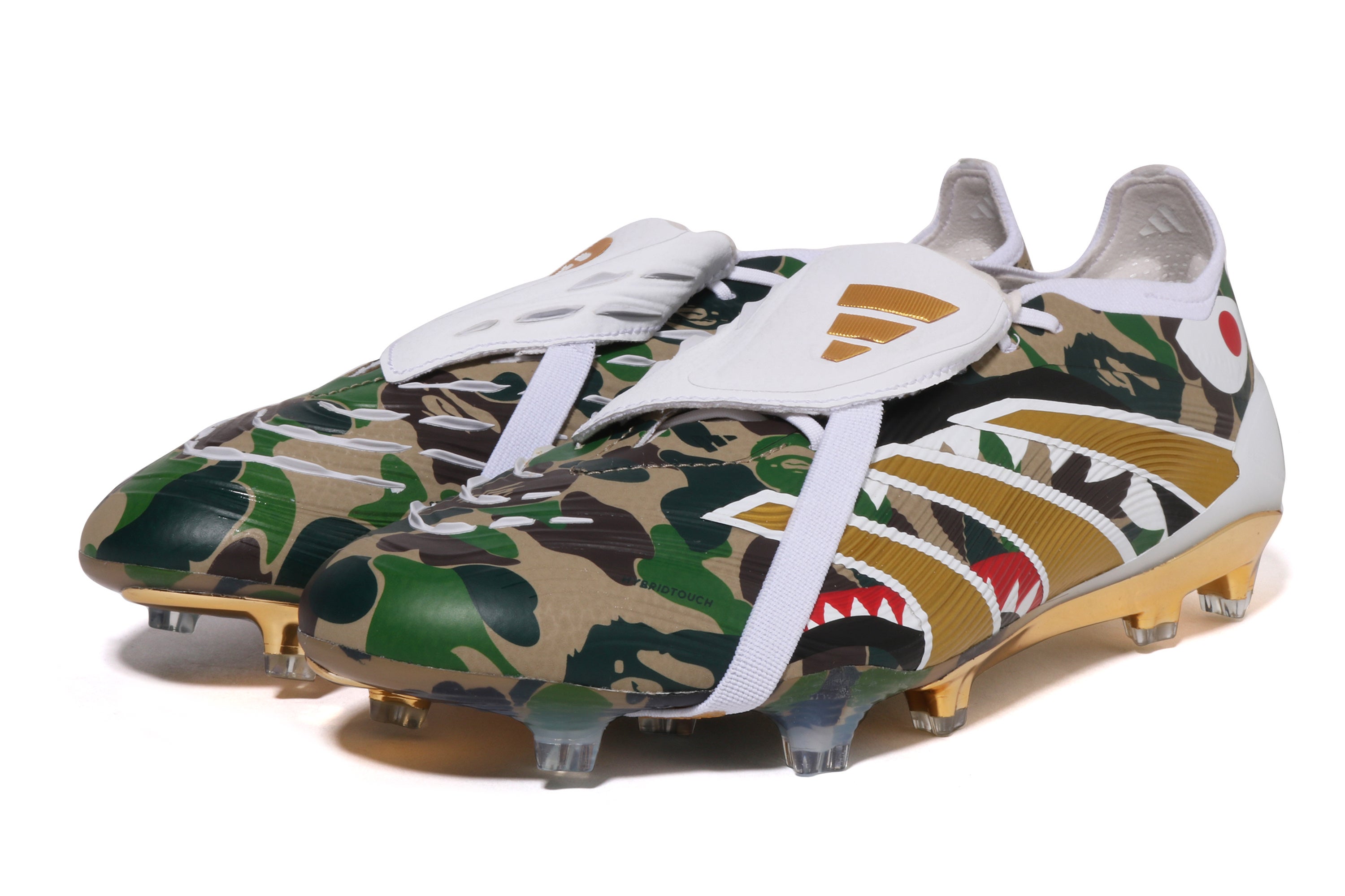 BAPE®とadidas による、ストリートカルチャーを シームレスに融合した