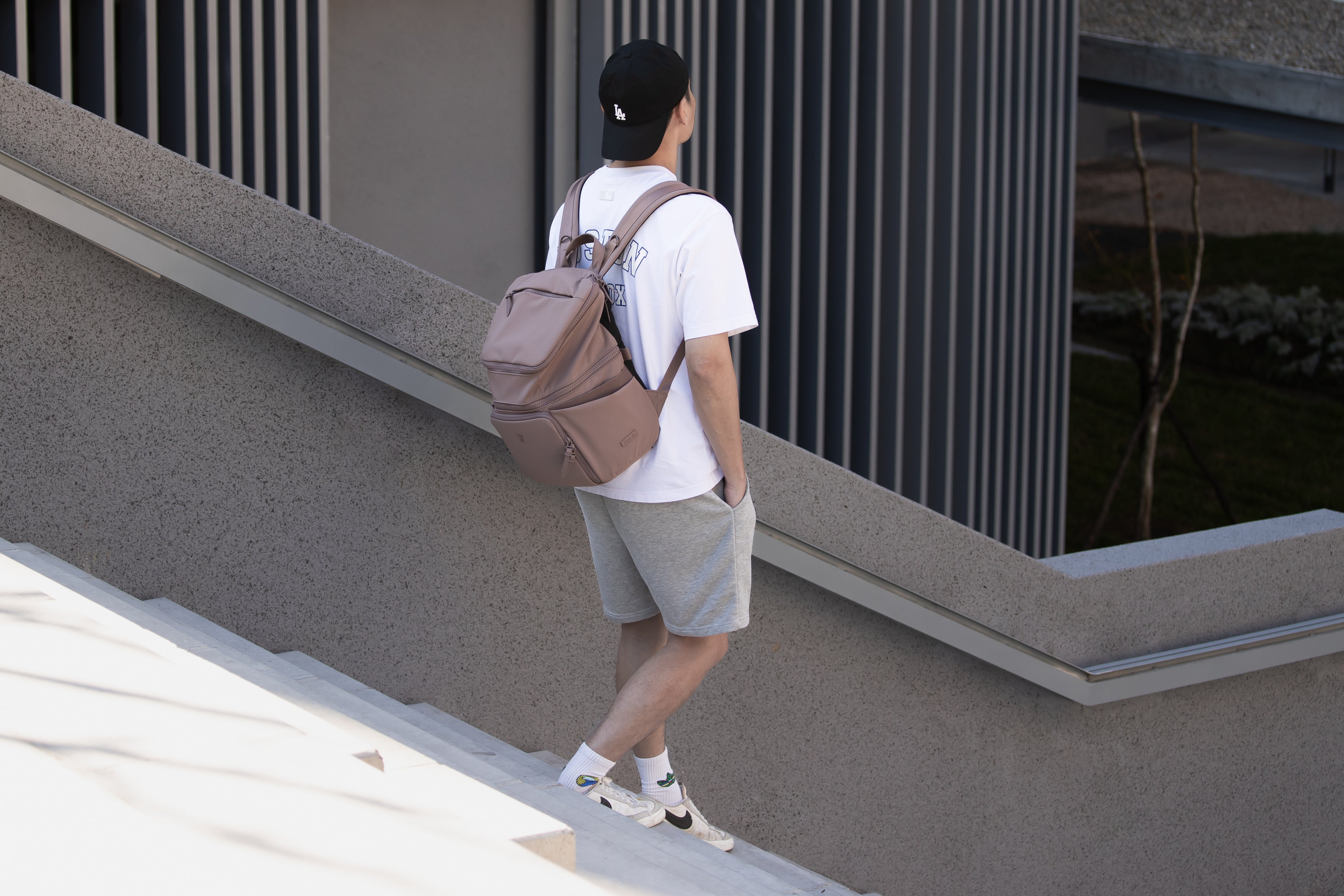 CAMPFIREで4144％達成】二階建てバックパック「SPACEFOLD（スペース