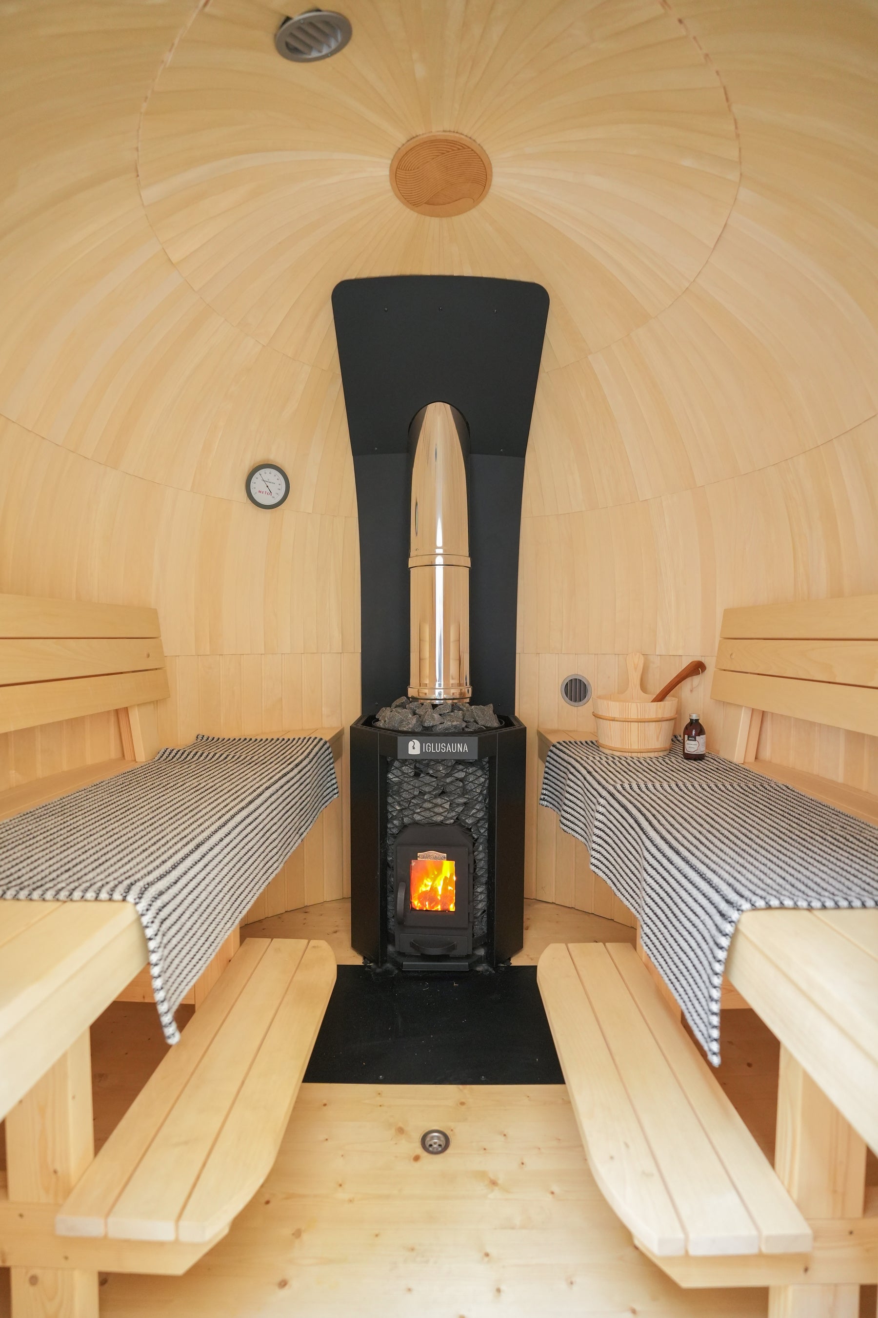 日本初上陸のエストニアのイグルー薪サウナ設置。「Ocean Sauna Villa