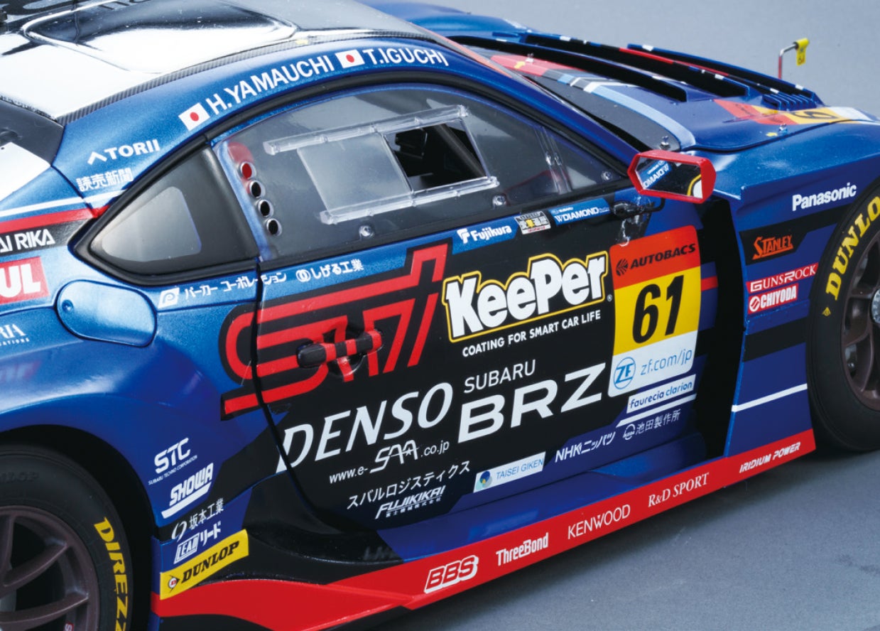 SUPER GT GT300の2021年シリーズチャンピオンマシンが1/8スケールで初