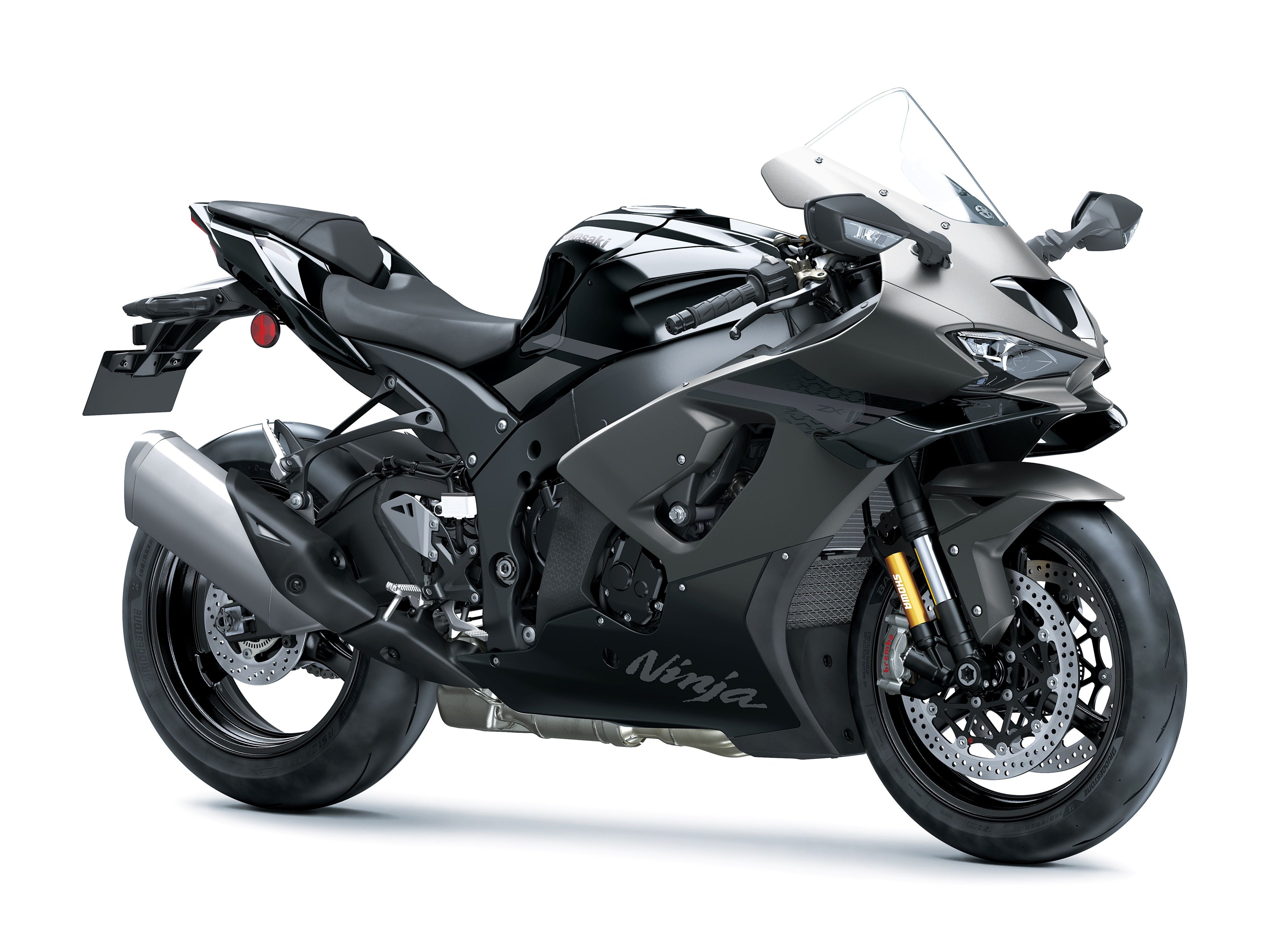 新たな進化を遂げたNinja ZX-10Rが待望の登場。レース専用モデルのご