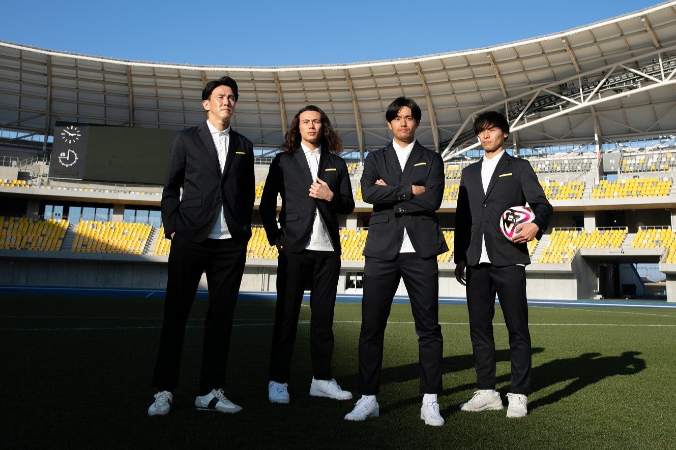 Jリーグ「栃木SC」とスーツに見える作業着「WWS」のオフィシャルスーツ
