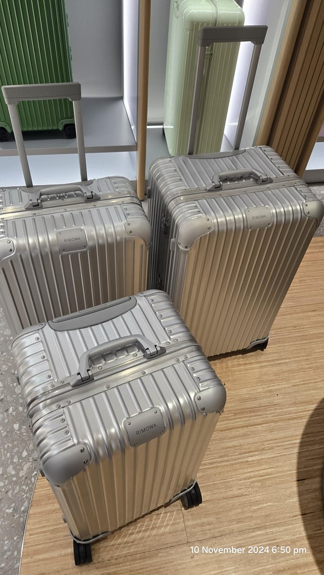 The Originals - チェックイン M、トランク & トランク S : r/Rimowa
