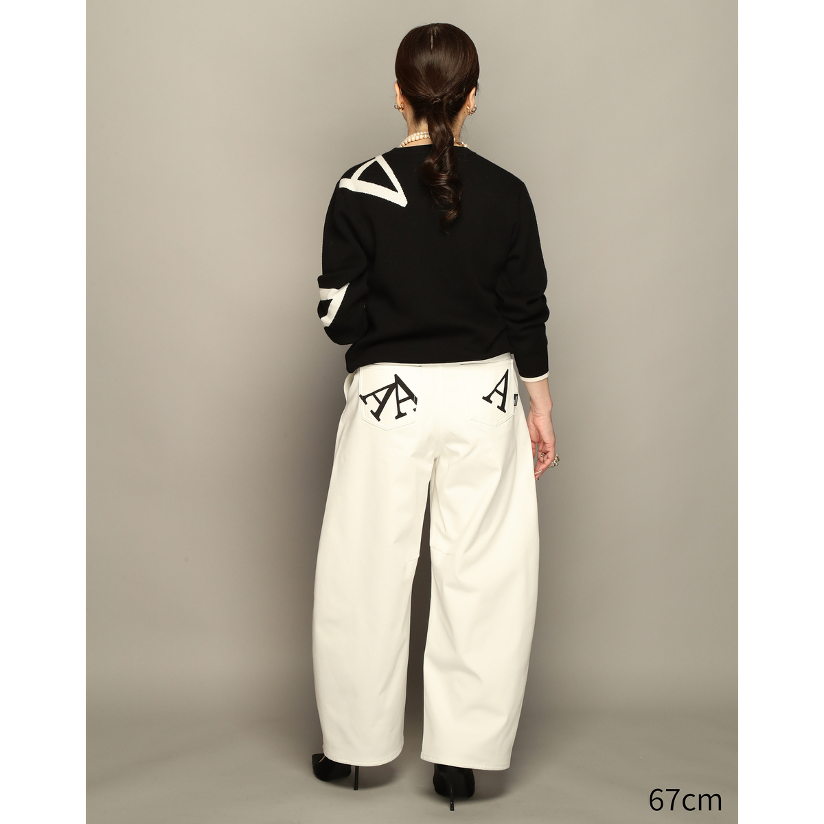 M18238 極美品 アンコキーヌ 43°N刺繍 ストレッチカーヴィーパンツ L